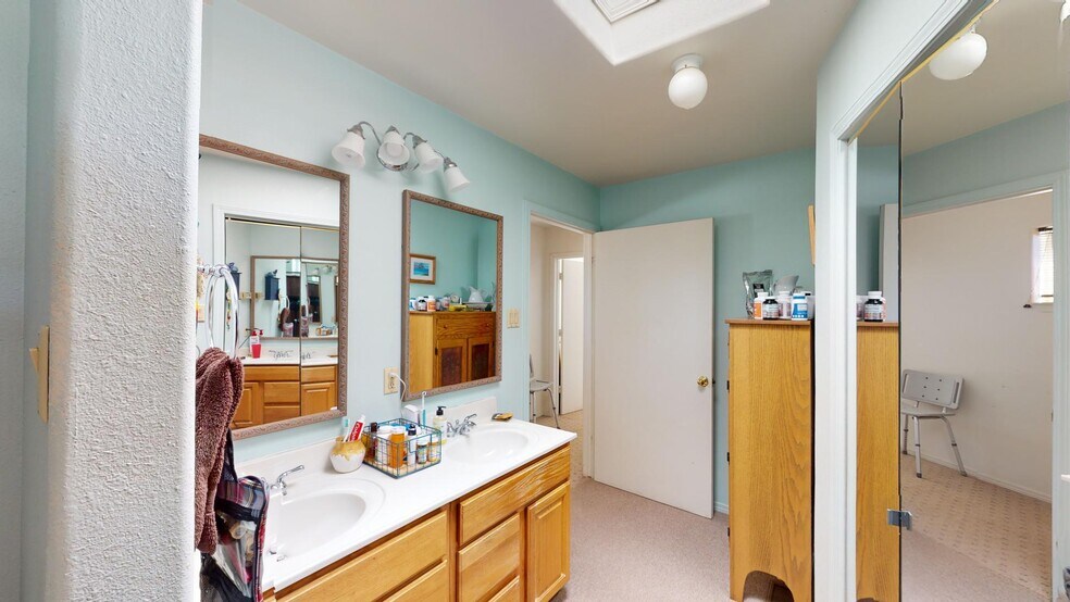 More Photos Of 1804 E College Blvd, Roswell General Retail For Sale