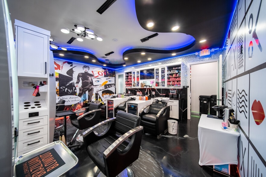 More Photos Of 1060 SW Bayshore Blvd, Port Saint Lucie Storefront Retail Office For Sale