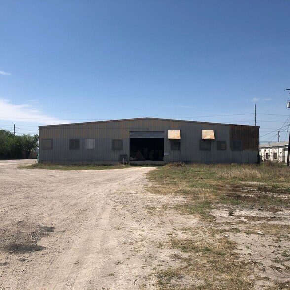 More Photos Of 5568 Ayers St, Corpus Christi Warehouse For Lease