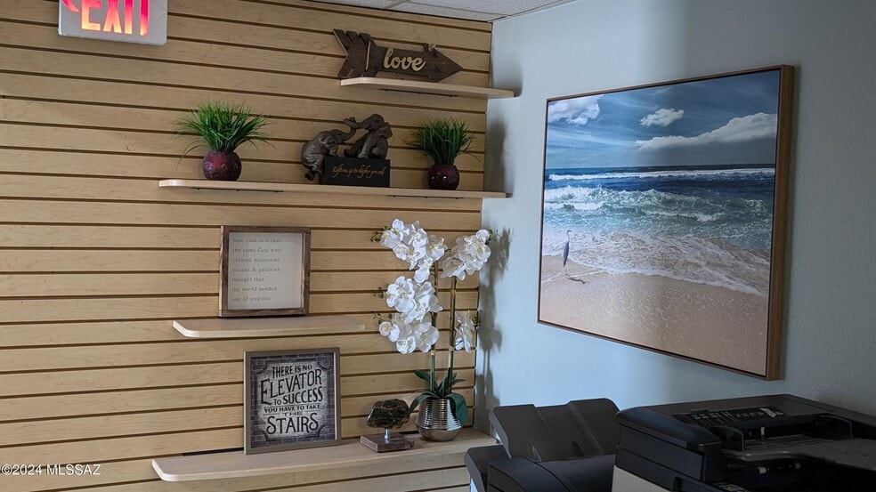 More Photos Of 2901 N Country Club Rd, Tucson Freestanding For Sale