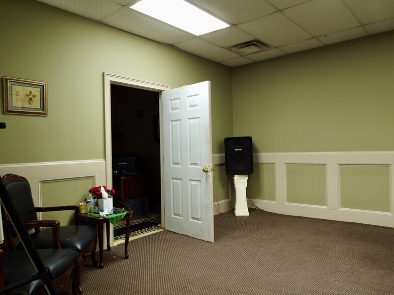 More Photos Of 10423 Flat Shoals Rd, Covington Restaurant For Sale