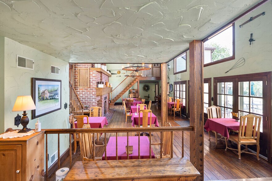 More Photos Of 40 Hospital Rd, Gettysburg Hotel For Sale