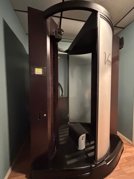 More Photos Of 206 W Main St, Mc Arthur Flex For Sale