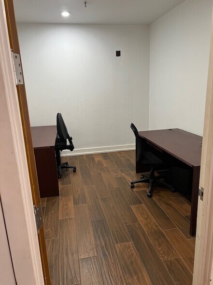 More Photos Of 943 Lafayette St, New Orleans Warehouse For Sale