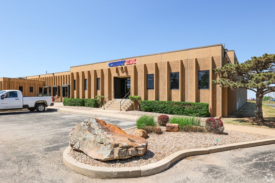More Photos Of 3501 Melcat Dr, Oklahoma City Distribution For Lease