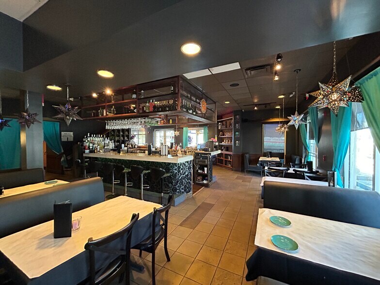 More Photos Of 3983 Destination Dr, Osprey Storefront Retail Office For Sale