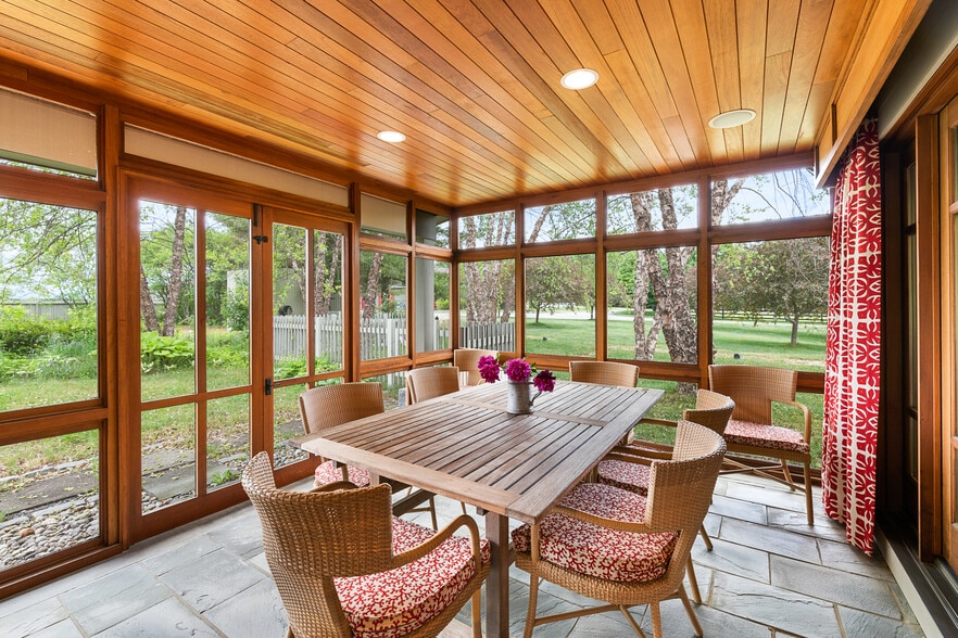 More Photos Of 16 Burke Rd, Peterborough Specialty For Sale