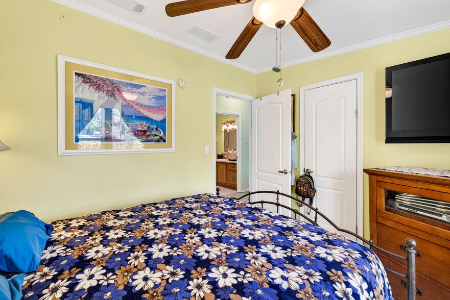 More Photos Of 3308 24th Ave SE, Ruskin Specialty For Sale