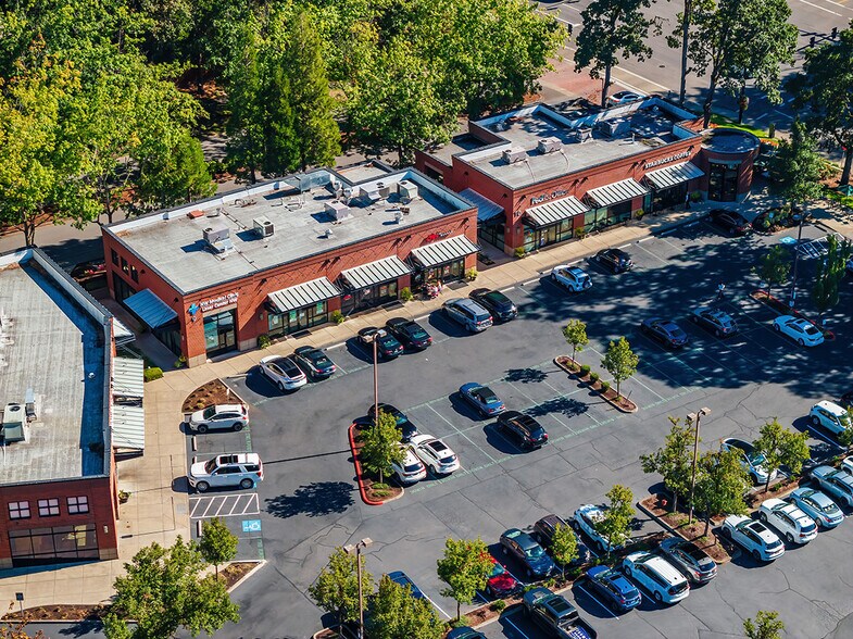 More Photos Of Centerpointe Dr @ Kruse Oaks Blvd, Lake Oswego Unknown For Lease