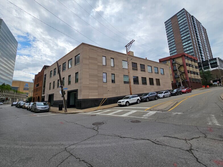 More Photos Of 710 Fifth Ave, Pittsburgh Office Residential For Sale
