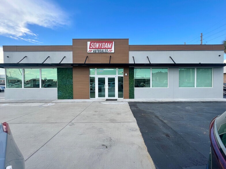 More Photos Of 5047 W Colonial Dr, Orlando Auto Dealership For Sale