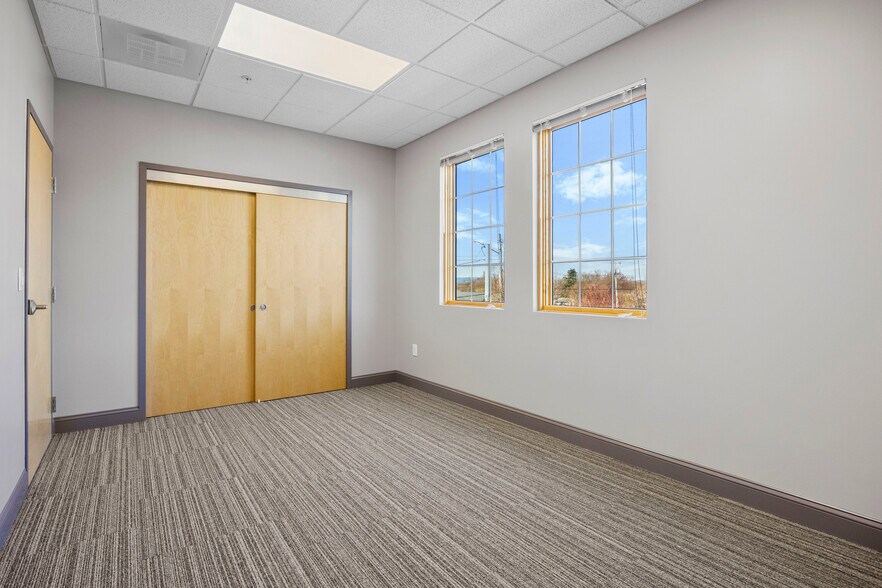 More Photos Of 399 Albany Shaker Rd, Loudonville Freestanding For Lease