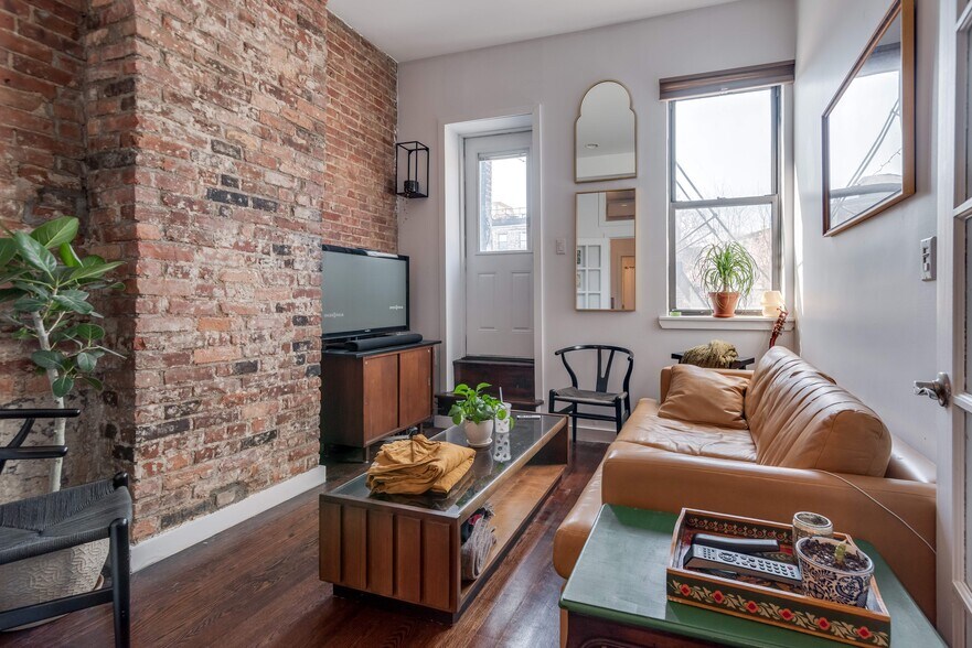More Photos Of 946 Fulton St, Brooklyn Apartments For Sale