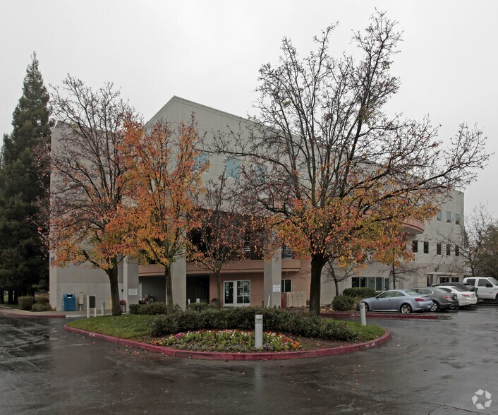 More Photos Of 1600 Creekside Dr, Folsom Medical For Lease