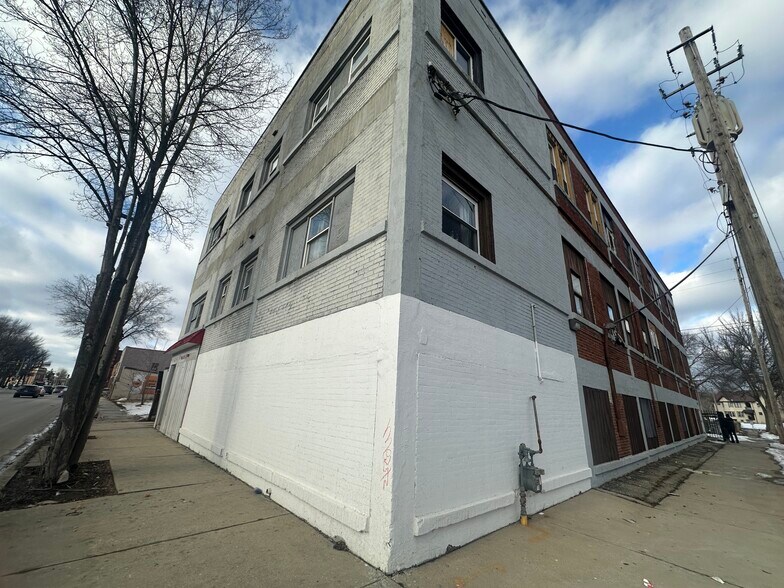More Photos Of 2600-2604 W Fond Du Lac Ave, Milwaukee Manufacturing For Sale