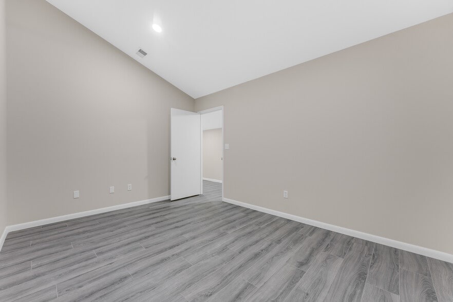 More Photos Of 1189 Pineview Dr, Morgantown Medical For Lease