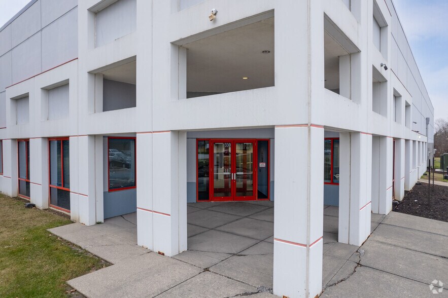 More Photos Of 950-990 Corporate Woods Pky, Vernon Hills Unknown For Lease