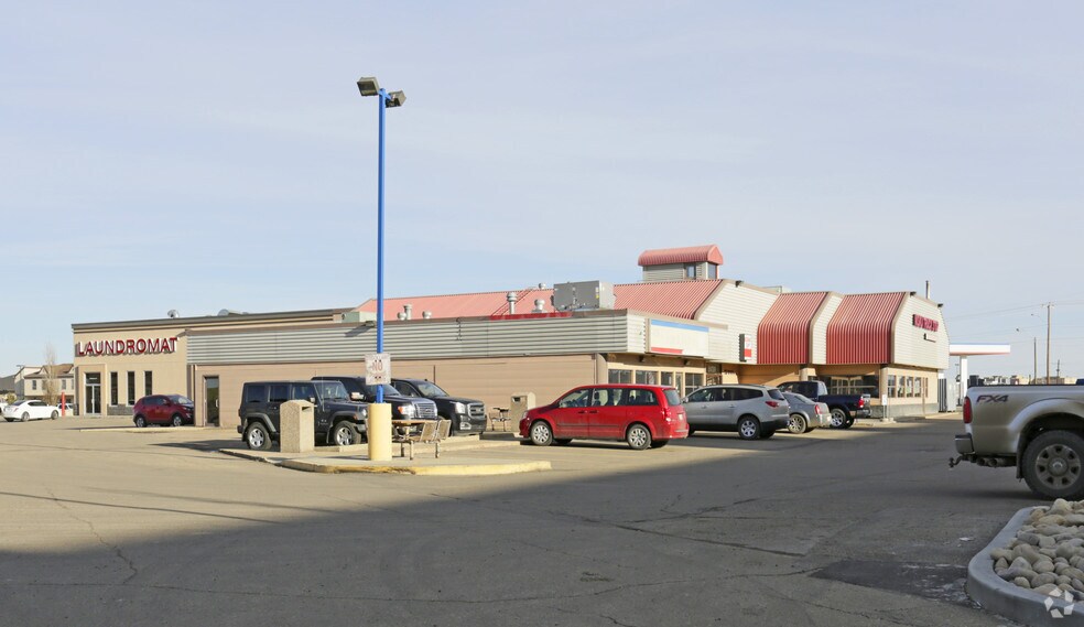 More Photos Of 8020 Sparrow Dr, Leduc Freestanding For Lease