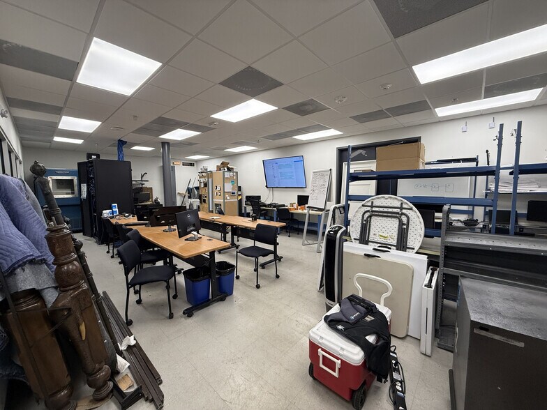 More Photos Of 7020 Professional Pky E, Sarasota Office For Lease