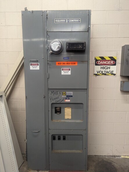 More Photos Of 1350 E Thompson Blvd, Ventura General Retail For Sale