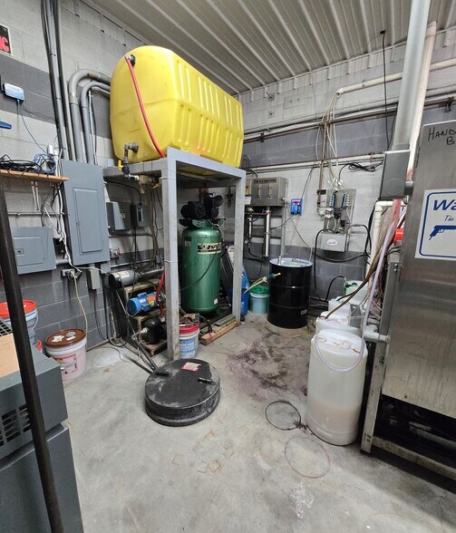 More Photos Of 11561 N Saginaw Rd, Clio Carwash For Sale