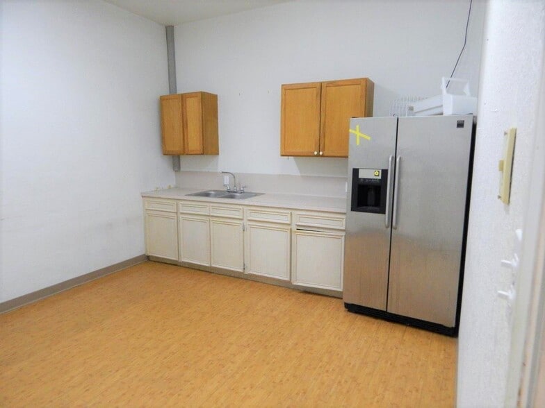 More Photos Of 3700 N Stewart Rd, Mission Warehouse For Lease