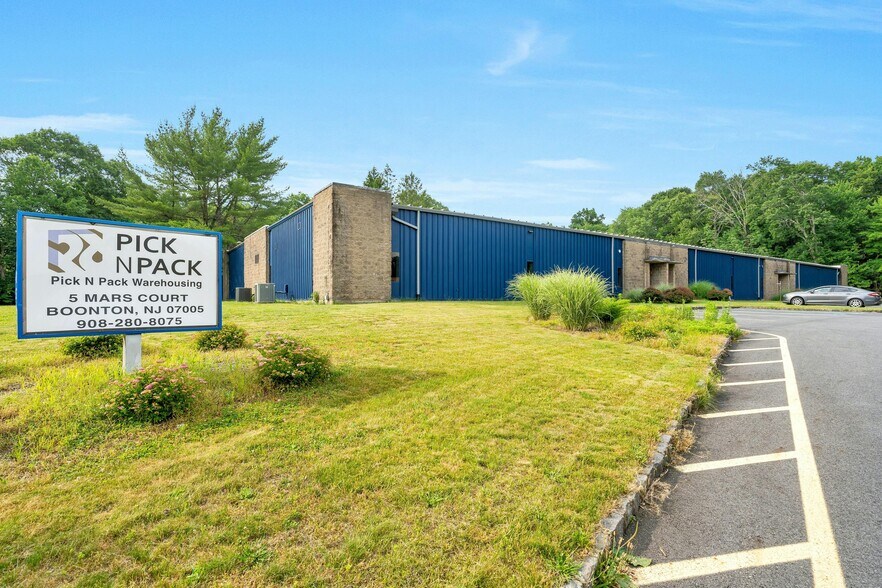 More Photos Of 5 Mars Ct, Montville Warehouse For Lease