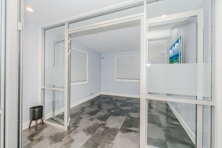 More Photos Of 3936 Amboy Rd, Staten Island Medical For Sale