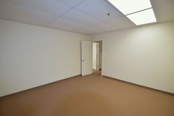 More Photos Of 601 7th St, Laurel Office For Lease