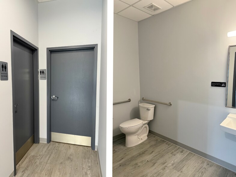 More Photos Of 4911-4935 Southern Blvd, West Palm Beach Storefront For Lease