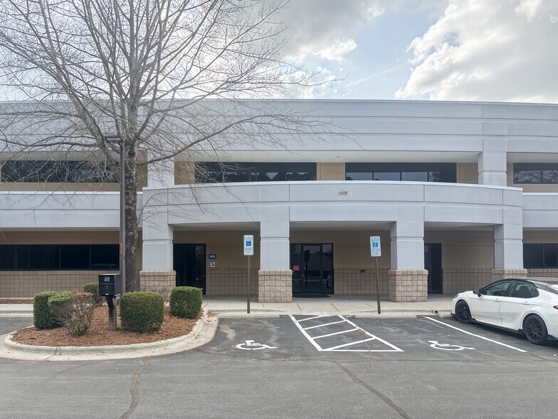 More Photos Of 517 S Greensboro St, Carrboro Coworking Space