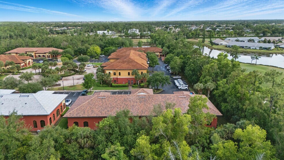 More Photos Of 13450 Parker Commons Blvd, Fort Myers Office For Sale