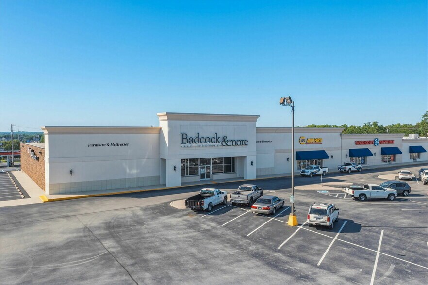 More Photos Of 100 Cumberland Plz, Crossville Unknown For Lease