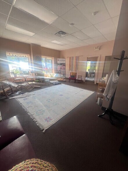 More Photos Of 270 Lake St, Penn Yan Office For Sale