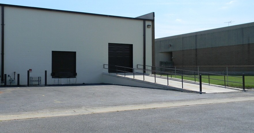 More Photos Of 1619 Diamond Springs Rd, Virginia Beach Light Distribution For Lease