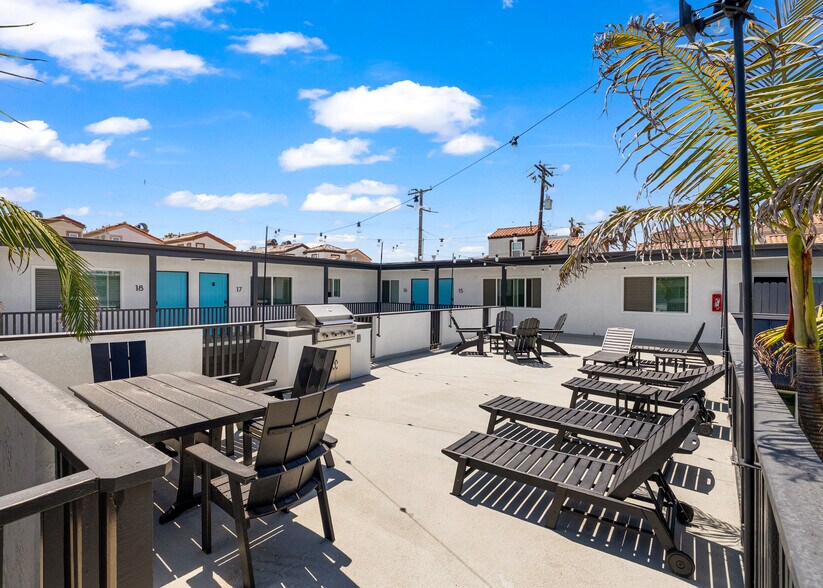 More Photos Of 125 16th St, Huntington Beach Apartments For Sale