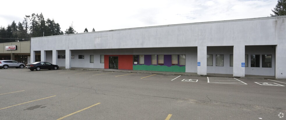 More Photos Of 3975 Commercial St, Salem Unknown For Lease