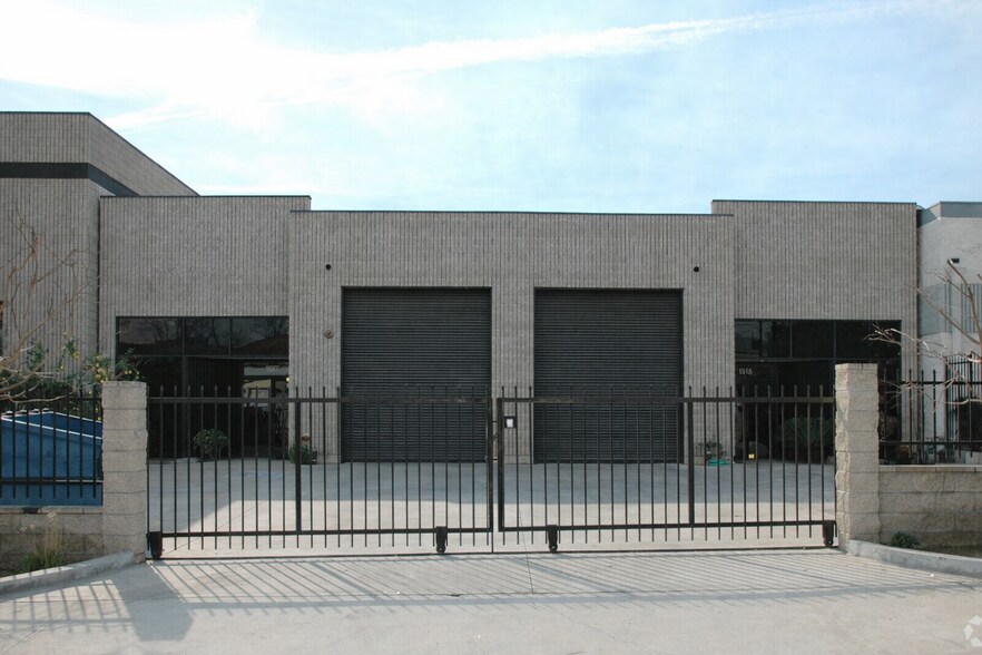 Primary Photo Of 1515 Railroad St, Glendale Warehouse For Lease