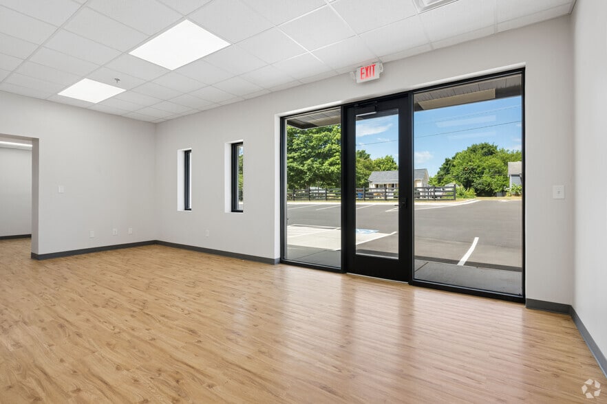More Photos Of 114 S State St, Haw River Manufacturing For Lease