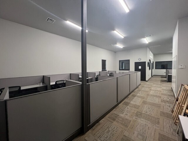 More Photos Of 1716 Signal Ridge Dr, Edmond Office For Sale