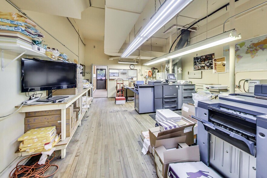 More Photos Of 5746 N Western Ave, Chicago Warehouse For Sale