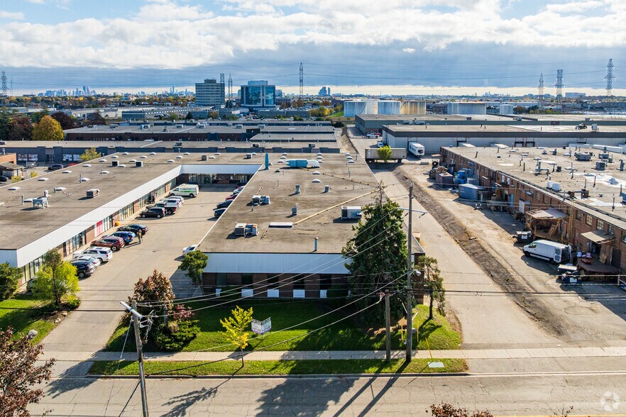 More Photos Of 111 Martin Ross Ave, Toronto Warehouse For Lease