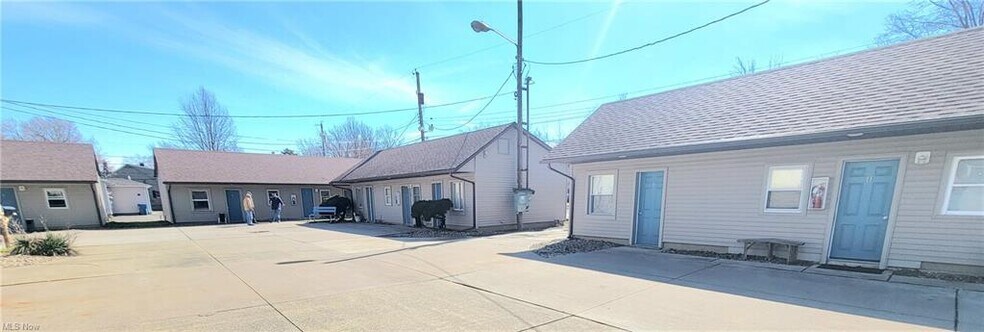 More Photos Of 3537 Liberty Ave, Vermilion Hotel For Sale