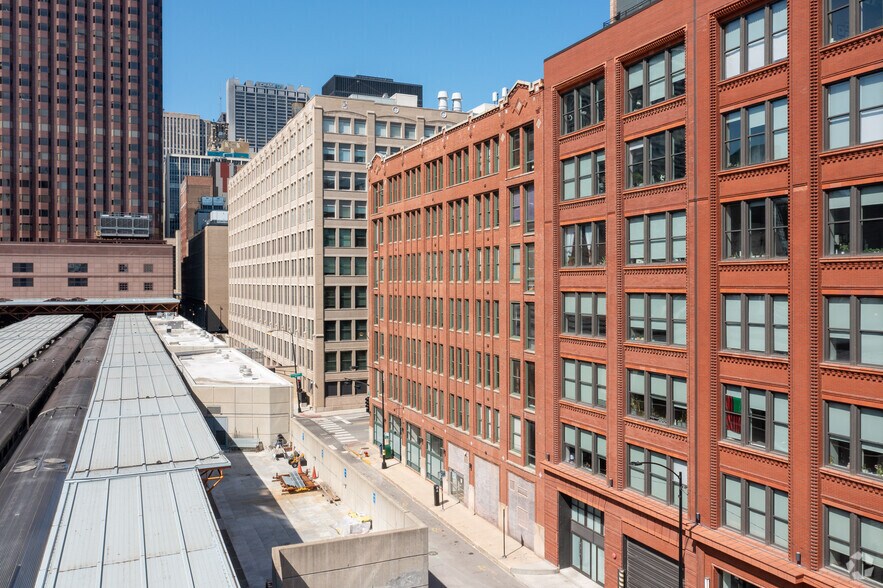 More Photos Of 601 S LaSalle St, Chicago Office For Sale