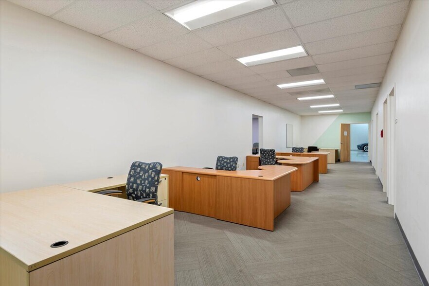 More Photos Of 1290 Reamwood Ave, Sunnyvale Research And Development For Lease