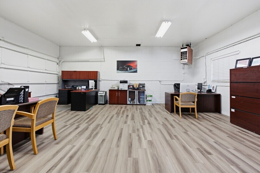 More Photos Of 4350 W Colfax Ave, Denver Auto Dealership For Sale