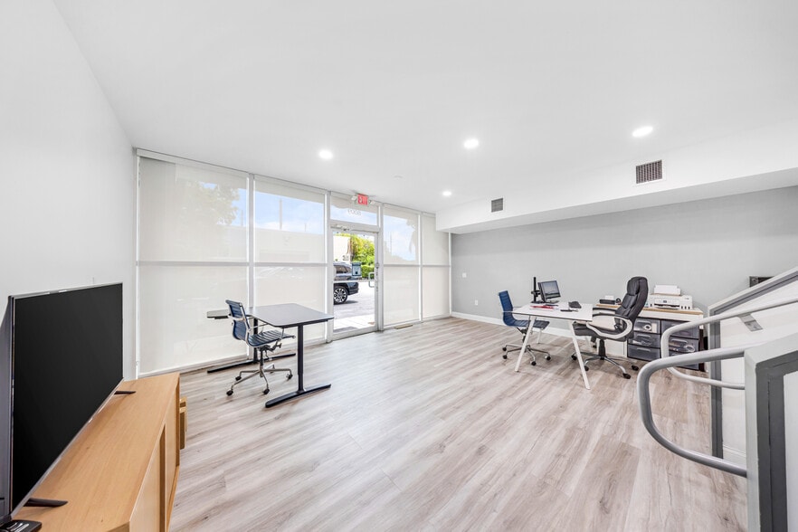 More Photos Of 8009 NW 29th St, Doral Warehouse For Sale