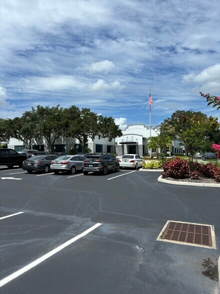 More Photos Of 1150 Greenwood Blvd, Lake Mary Office For Lease