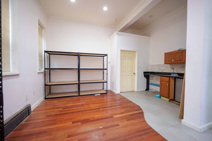 More Photos Of , Flushing Unknown For Sale