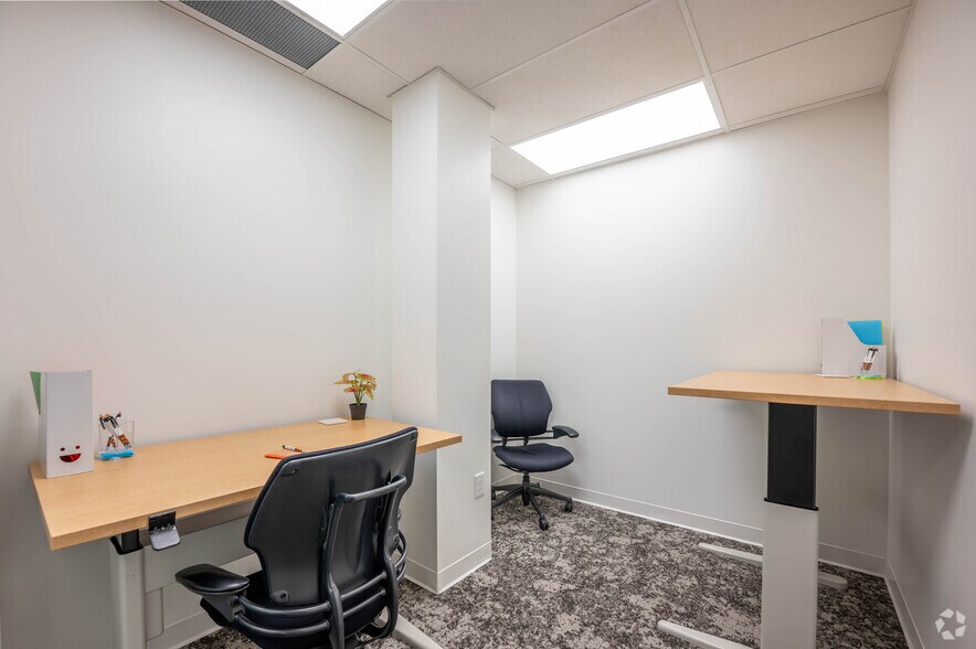 More Photos Of 550 Congressional Blvd, Carmel Coworking Space